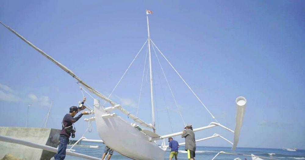 Rombongan Perahu Sandeq Sudah Berlabuh di Pantai Manggar Balikpapan