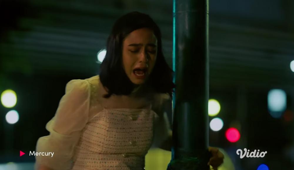 cuplikan peran Yasamin Jasem dalam series 'Mercury' (youtube.com/Vidio)