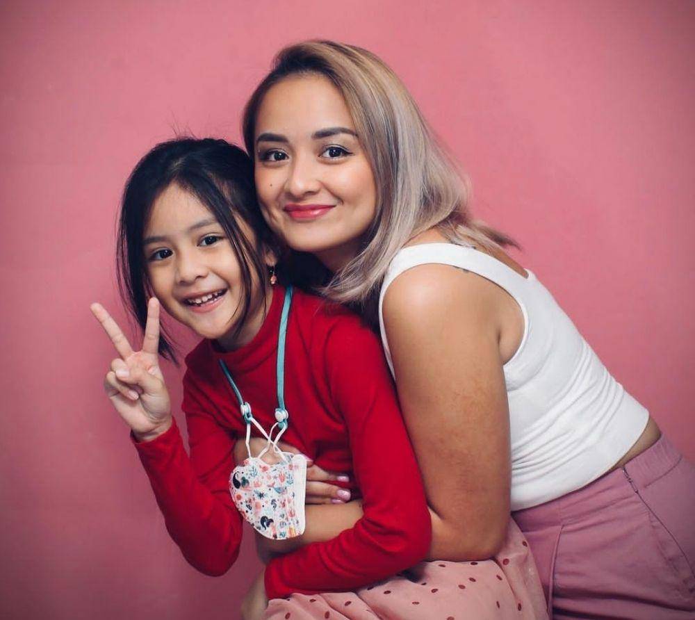 Joanna Alexandra bersama putrinya (instagram.com/joannaalexandra)