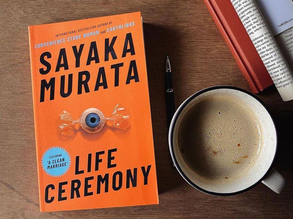 novel bertema kuliner (instagram.com/frenchflaps_and_deckleedges)