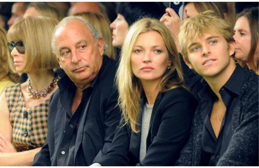 Anna Wintour, Philip Green, Kate Moss, dan Brandon Green dalam London Fashion Week 2013 (metro.uk.co)