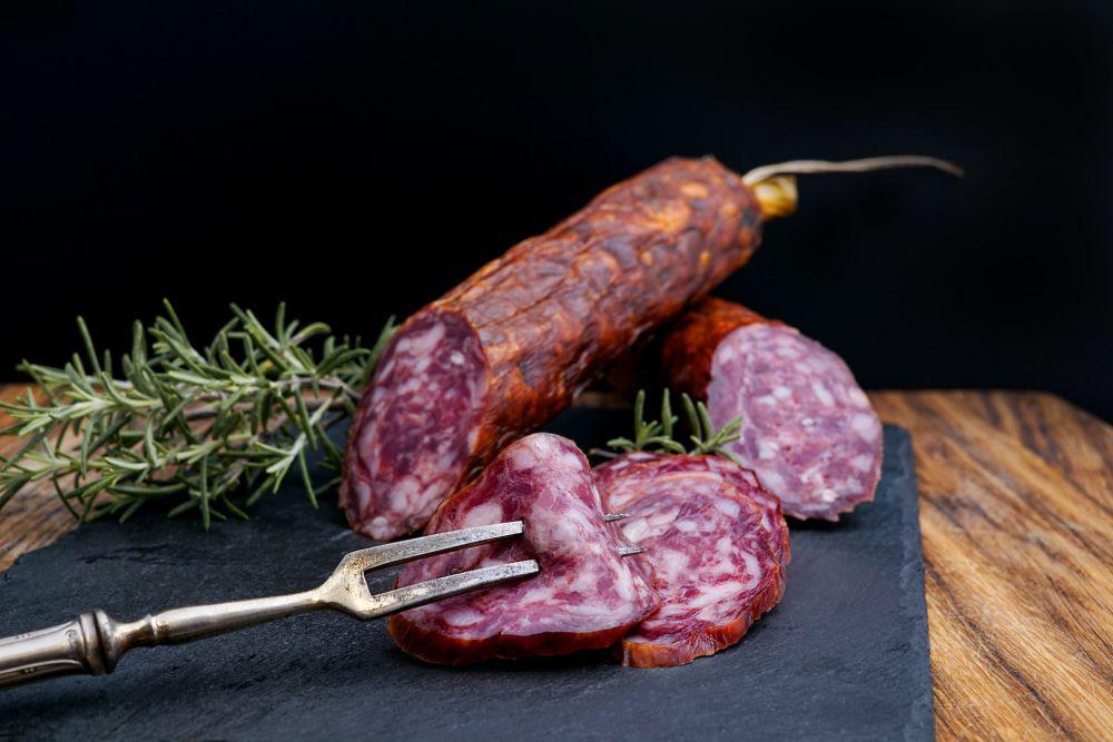 ilustrasi sosis chorizo (unsplash.com/Wesual Click)
