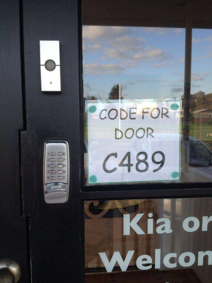 keamanan formalitas semata (reddit.com/gorbok)