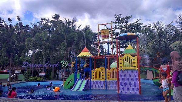 Dream Land Waterpark (google.com/maps/alvin hidayat)