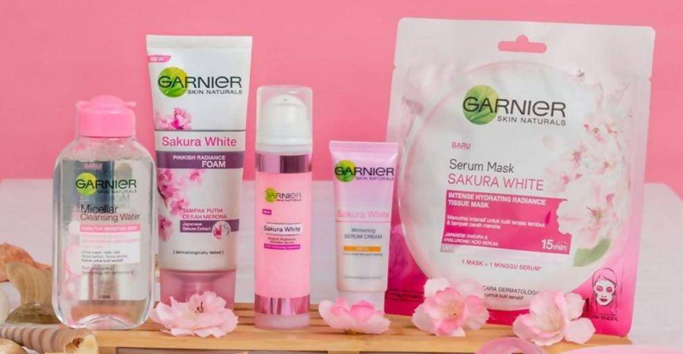 Garnier Sakura White (tokopedia.com)