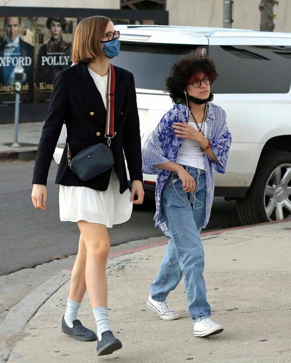 Violet Affleck dan Emme Muniz di Los Angeles (instagram.com/hollywoodstarkids)
