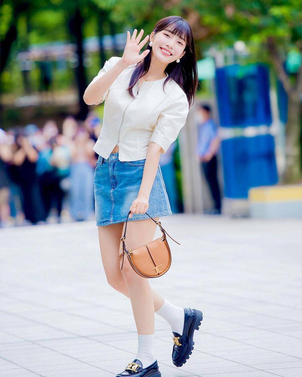mini bag Joy Red Velvet (instagram.com/redvelvetstyless)