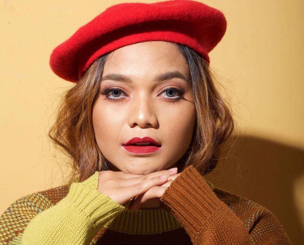 9 Gaya Outfit Citra Scholastika Pakai Topi, Outstanding!