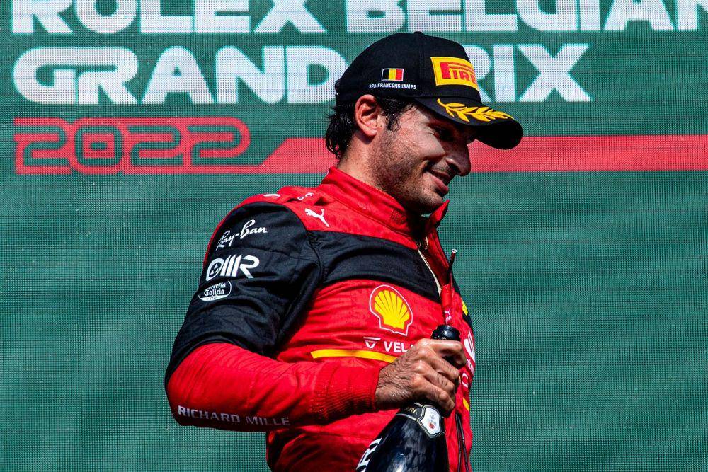 Carlos Sainz pada podium GP Belgia 2022 (twitter.com/ScuderiaFerrari)
