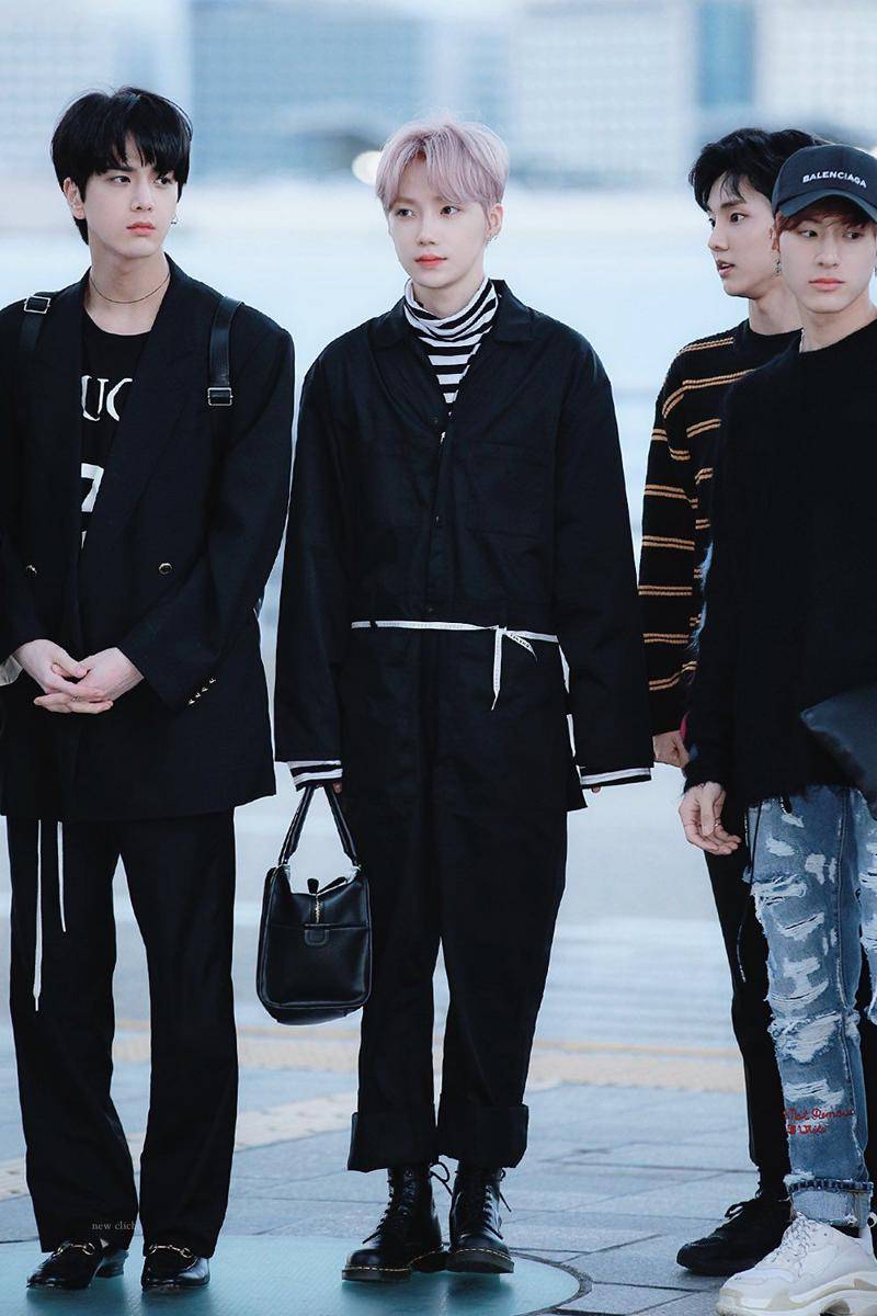 ide outfit New THE BOYZ (twitter.com/newhitex)