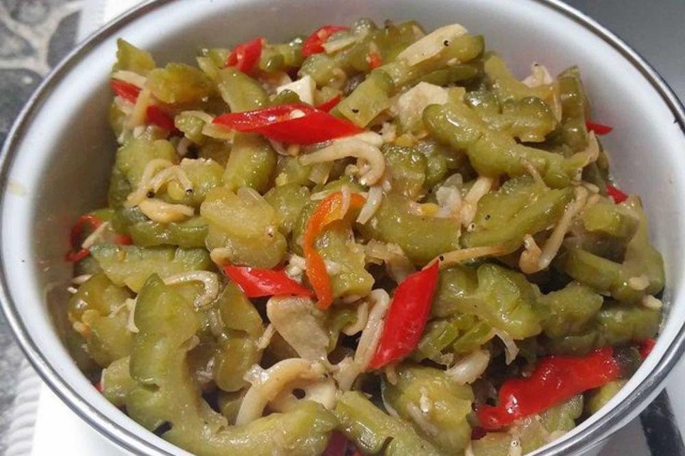 Resep Tumis Pare Teri, Perpaduan Gurih dan Renyahnya Nikmat!