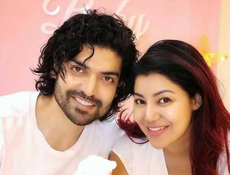 Debina Bonnerjee dan suami (instagram.com/guruchoudhary)