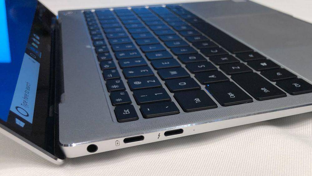 potret port Huawei MateBook X Pro 2022 (techadvisor.com)