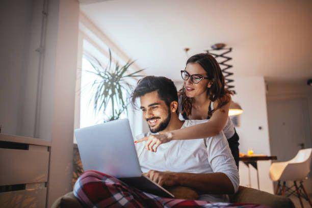 Ilustrasi menjaga sikap (iStock.com)