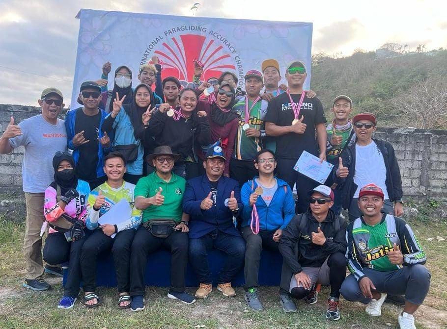 Kejuaraan Paralayang Bali Internasional Paragliding Accuracy Championship (BIPGAC) 2022 dibuka pada Jumat (26/8/2022). (Dok.IDN Times/istimewa)
