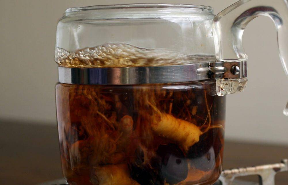 Ilustrasi teh jujube ginseng (maangchi.com)