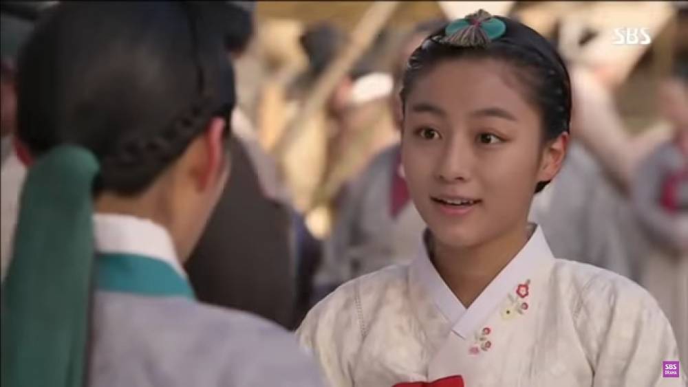Kang Min Ah di drama Jang Ok Jung (YouTube.com/SBS Drama)