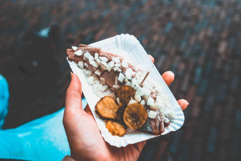 Ilustrasi ikan herring mentah (unsplash.com/dulhiier)