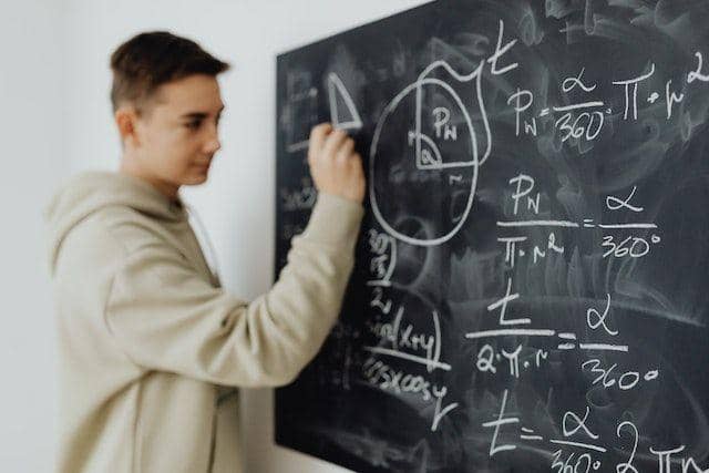 5 Tips Belajar Matematika Jadi Gampang dan Malah Bikin Ketagihan, Mau?