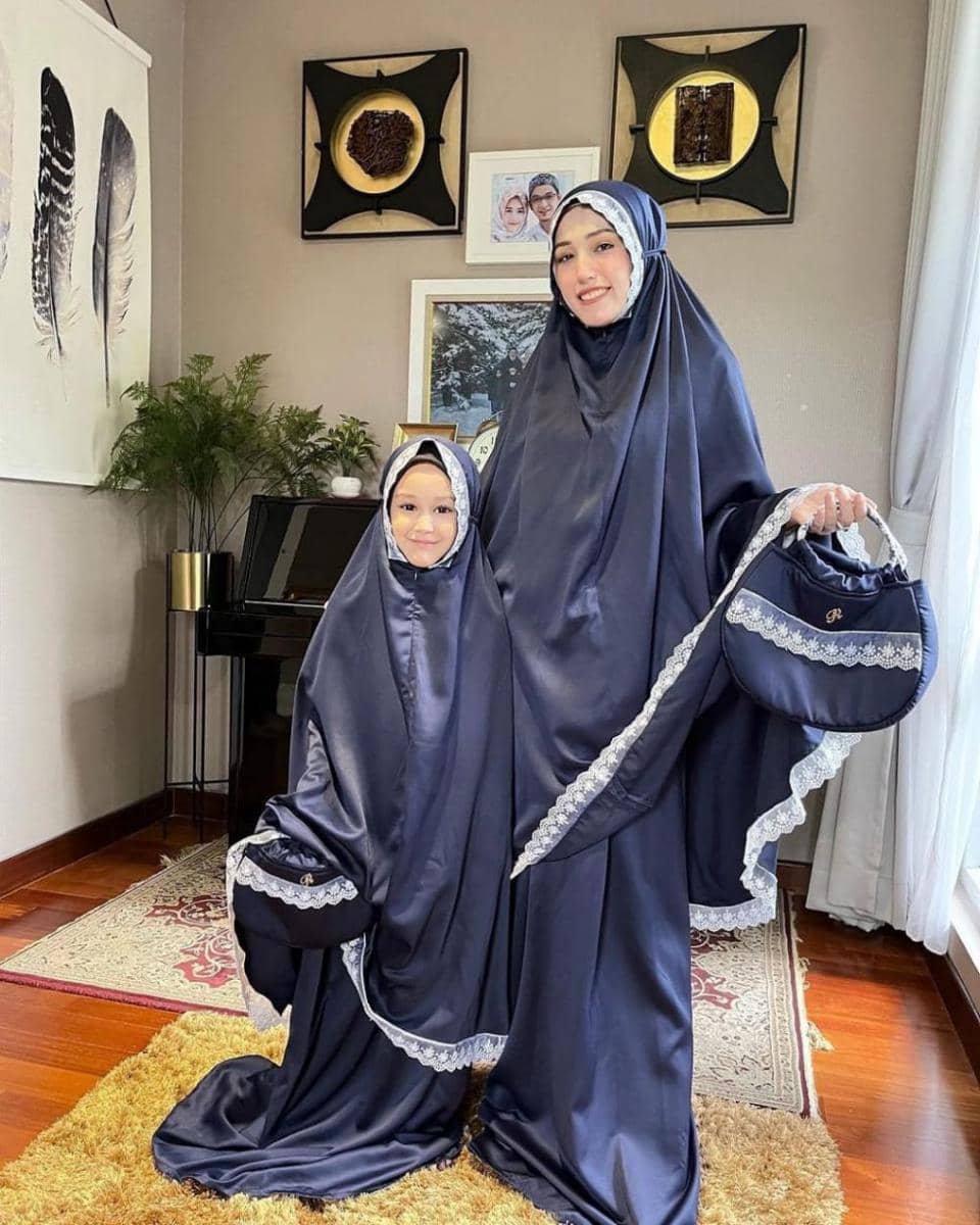 Adelia Pasha dan buah hati (instagram.com/adeliapasha)