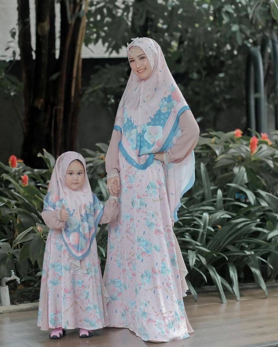 Adelia Pasha dan buah hati (instagram.com/adeliapasha)