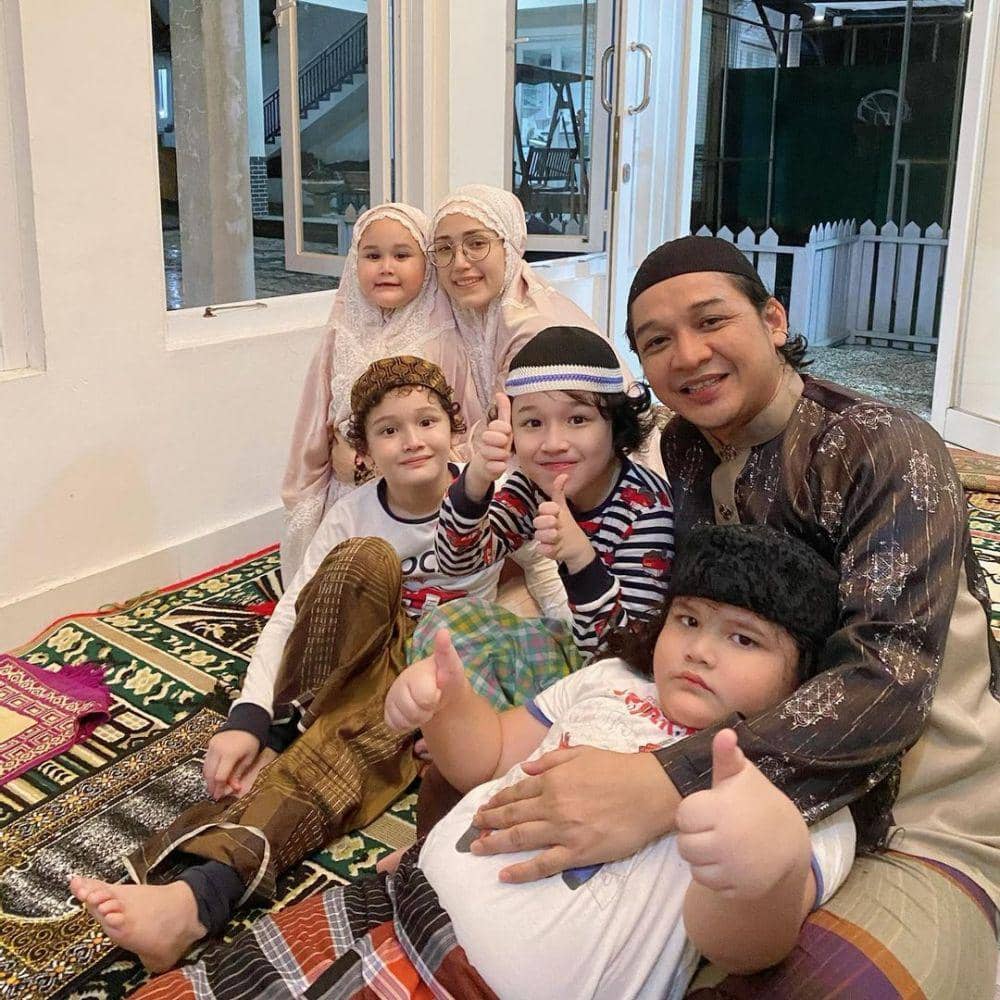 keluarga Pasha Ungu (instagram.com/adeliapasha)