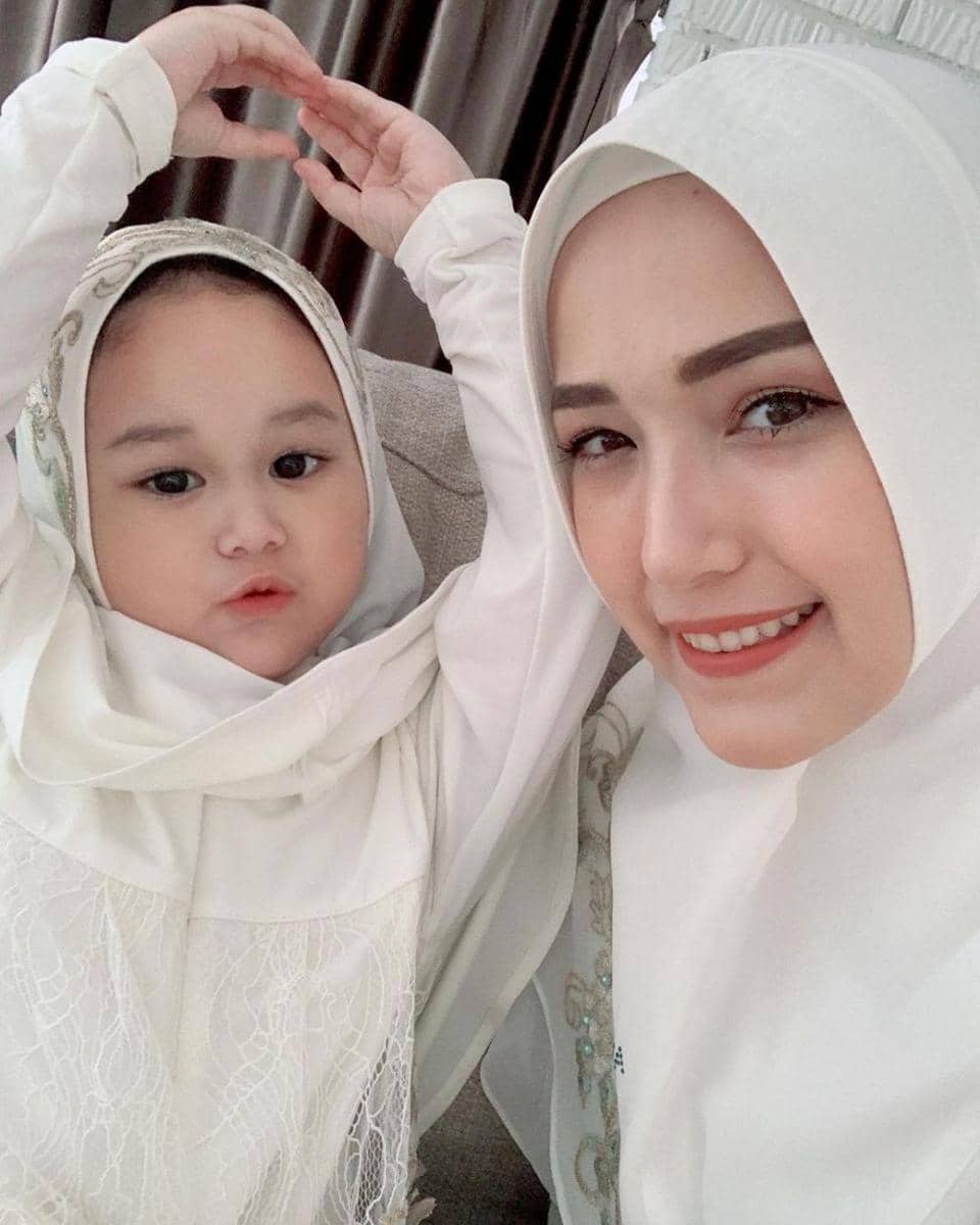 Adelia Pasha dan buah hati (instagram.com/adeliapasha)