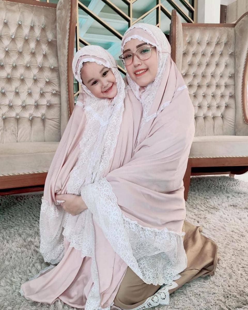 Adelia Pasha dan buah hati (instagram.com/adeliapasha)