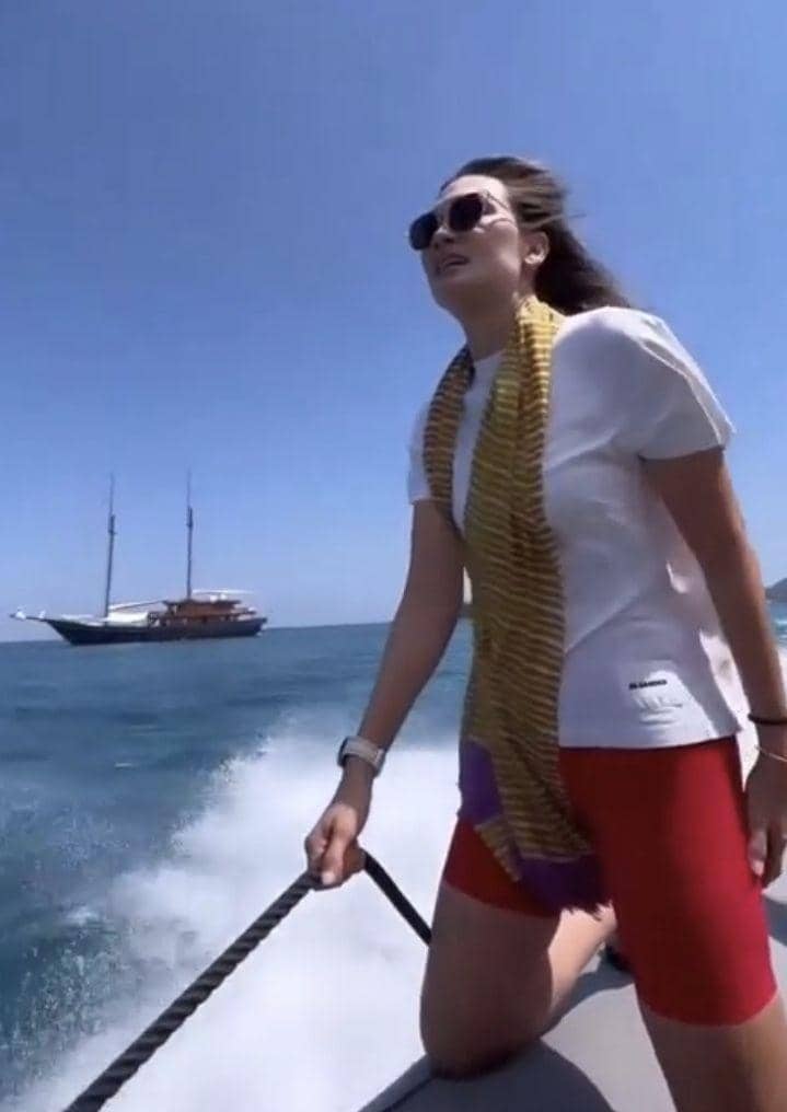 Luna Maya ke Labuan Bajo bareng sahabat rayakan ultah (instagram.com/lunamaya)