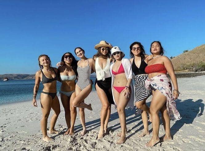 Luna Maya ke Labuan Bajo bareng sahabat rayakan ultah (instagram.com/lunamaya)