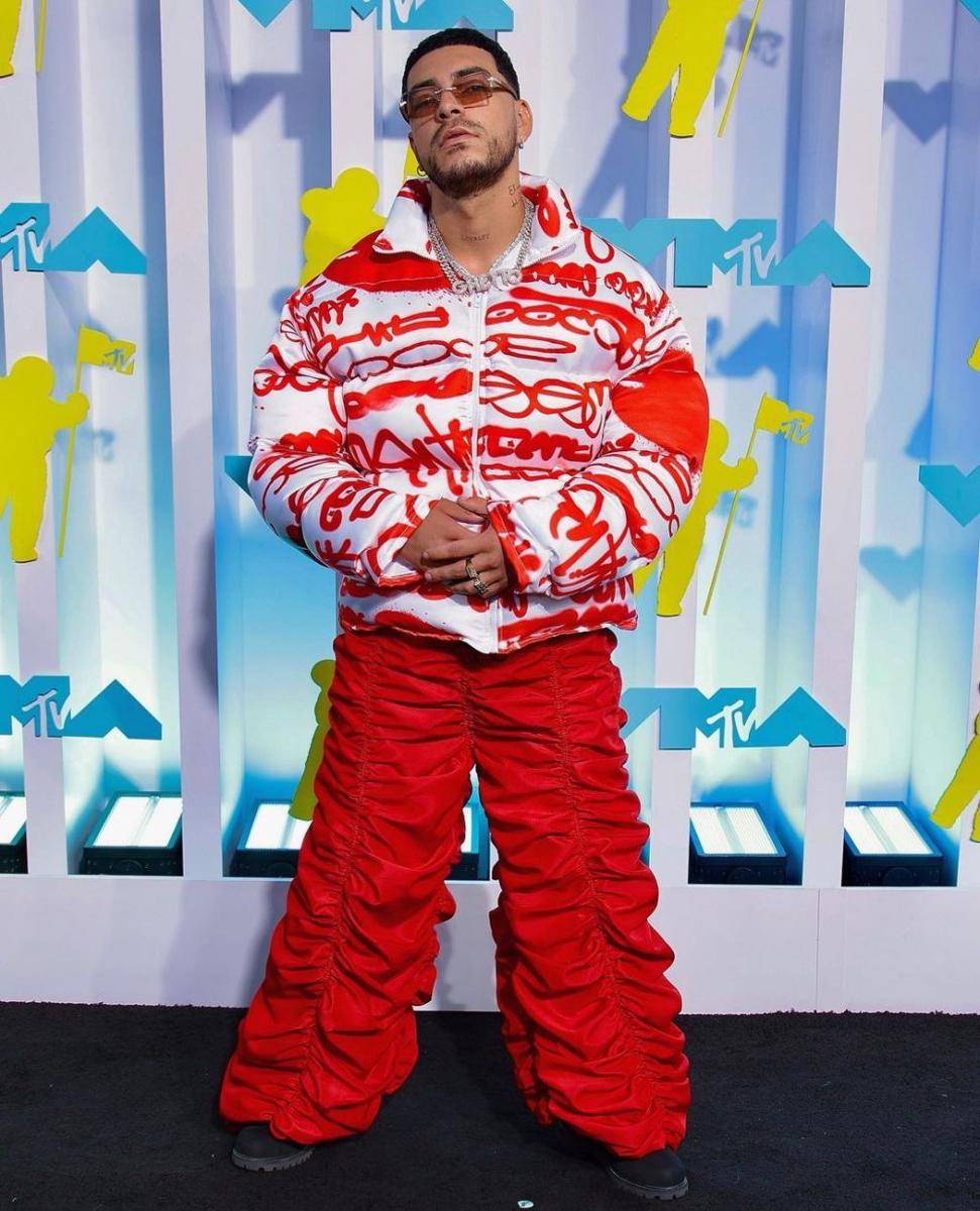 Gaya Seleb Pria di Black Carpet VMAs 2022 (Instagram.com/ryancastrro)
