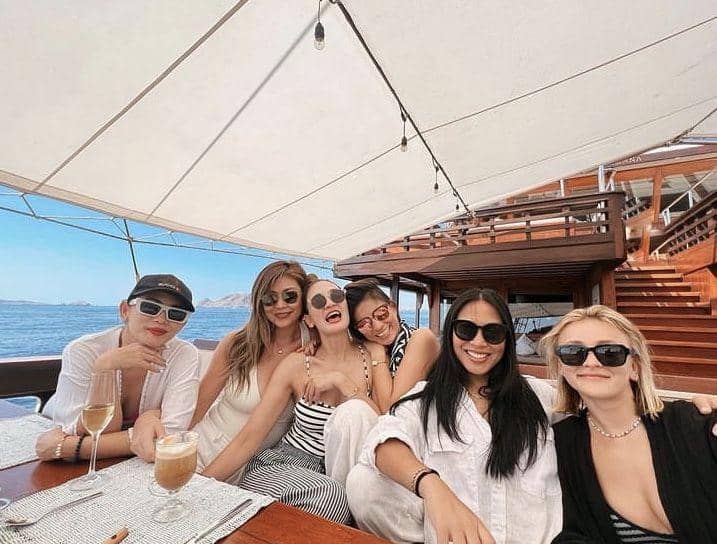 10 Momen Bahagia Luna Maya di Bajo, Rayakan Ulang Tahun Bareng Sahabat