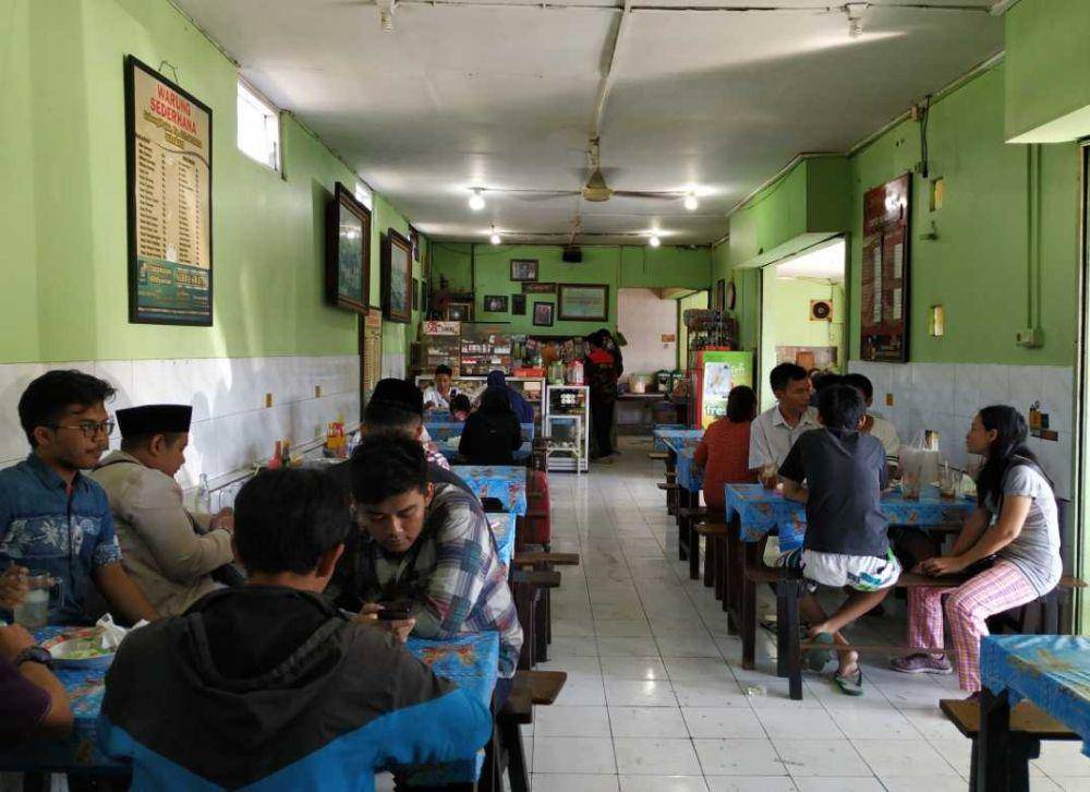 Warung Sederhana Gubeng Pojok (travelingyuk.com)