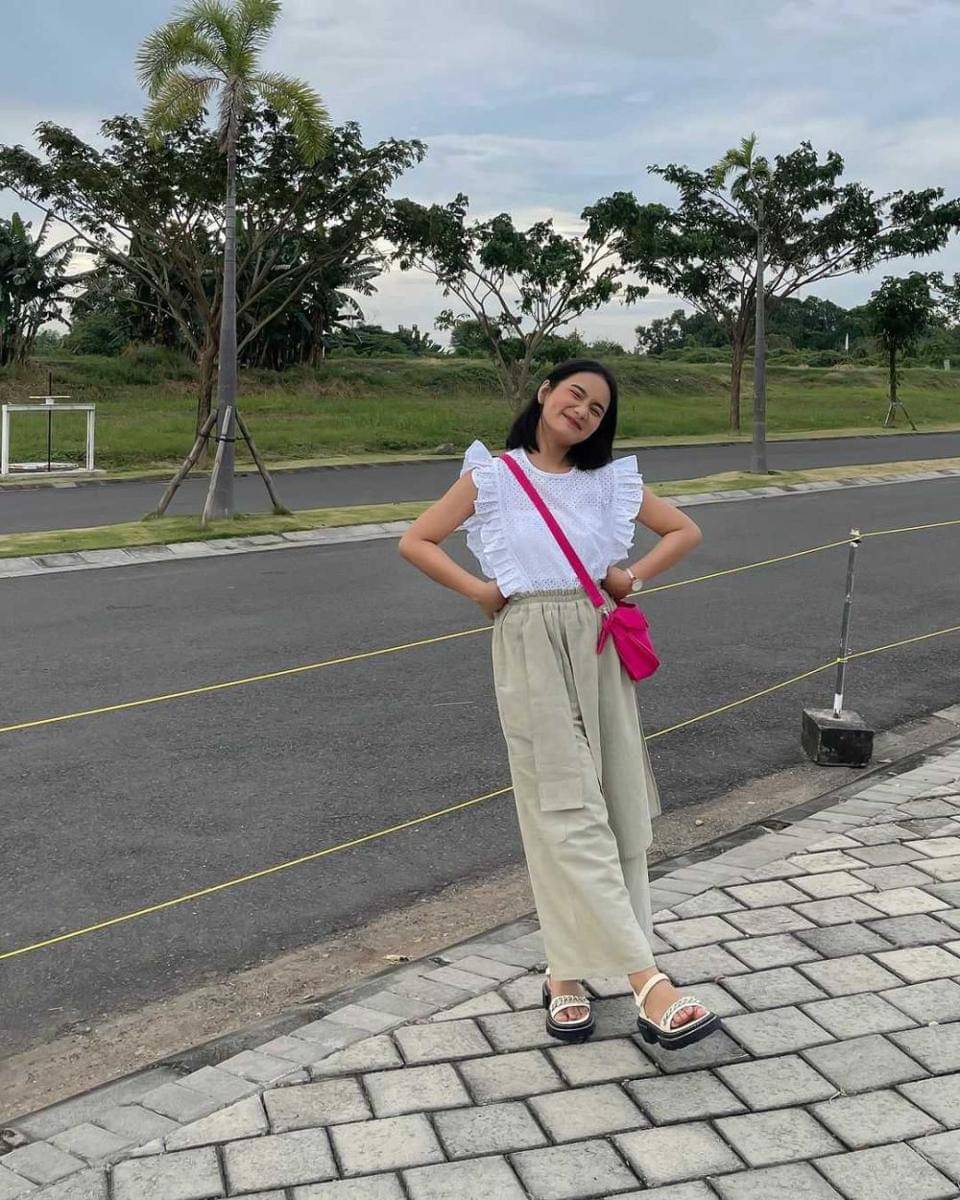 OOTD Cewe Bumi (instagram.com/jesicaceren)