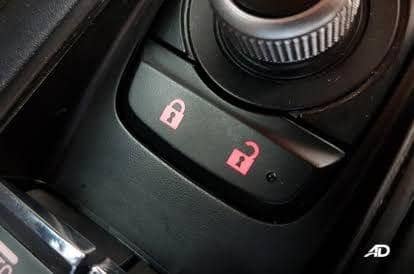 Ilustrasi central lock (autodeal.com)