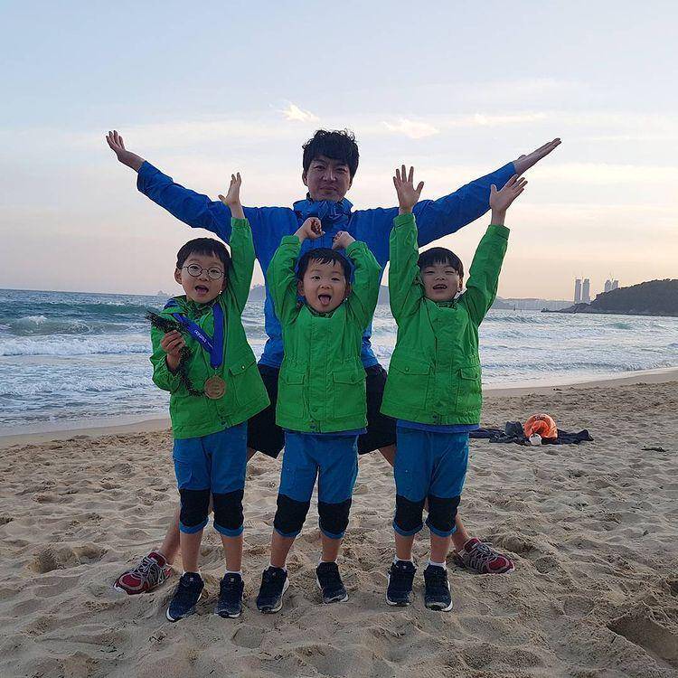 potret Song Il Kook dan ketiga buah hati (instagram.com/songilkook)