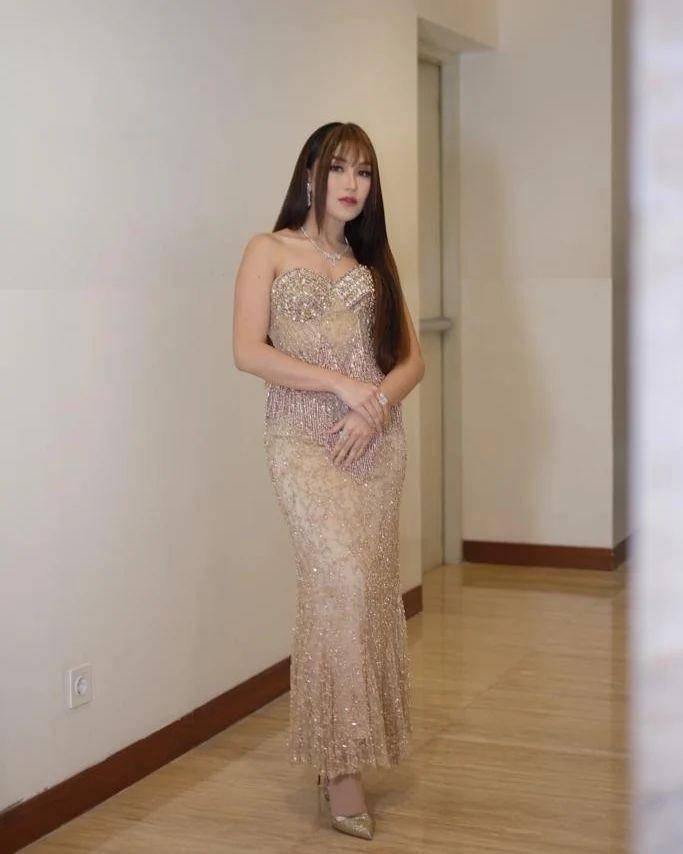 Ayu Ting Ting (instagram.com/ayutingting92)