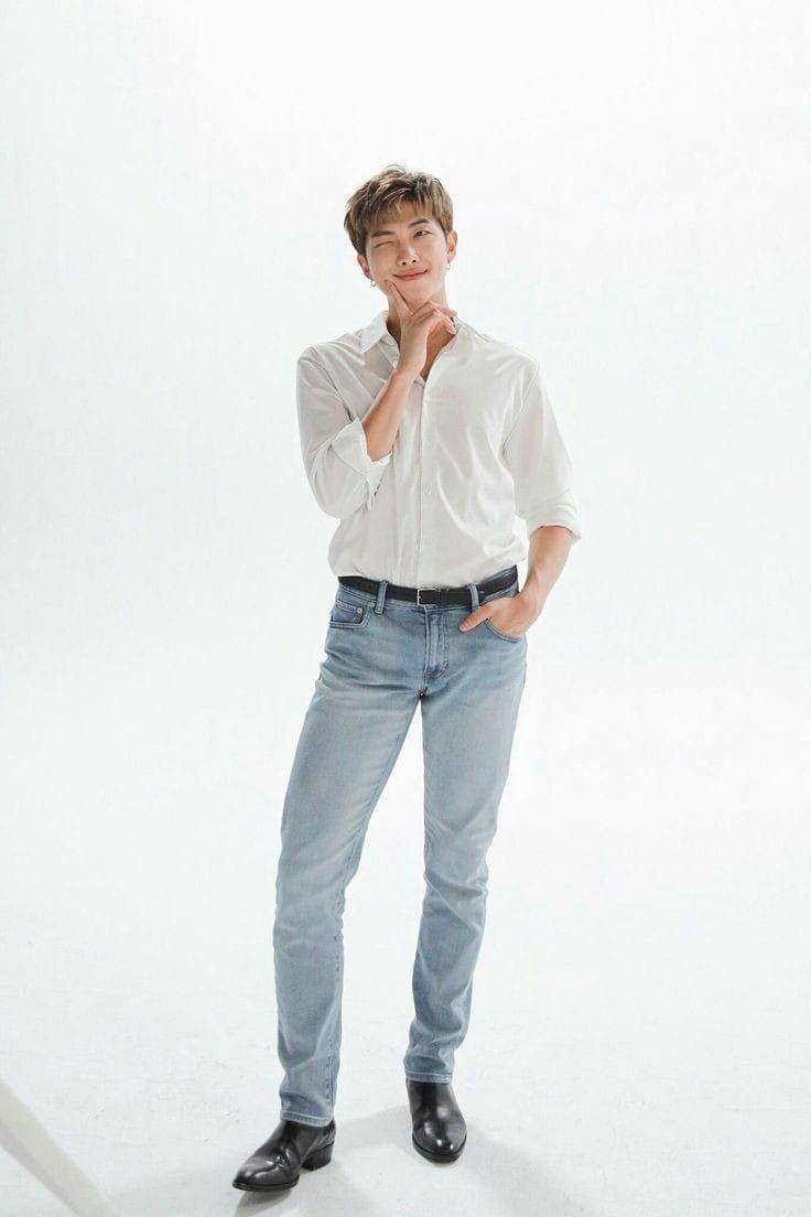 outfit smart kasual ala RM BTS (twitter.com/TheDailyNoona)