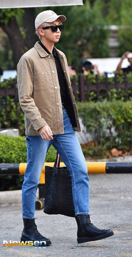 outfit smart kasual ala RM BTS (twitter.com/TheDailyNoona)