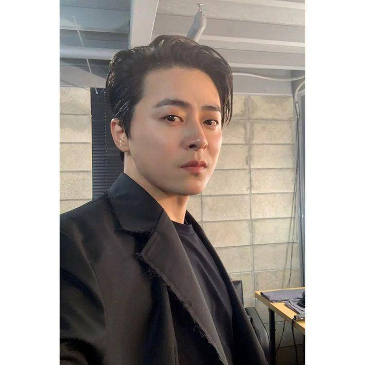 potret Jo Jung Suk (instagram.com/jament_official)