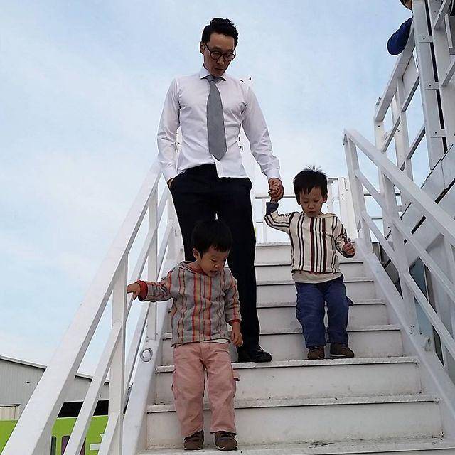 potret Lee Hwi Jae dan anak kembarnya (instagram.com/seoeonseojun)