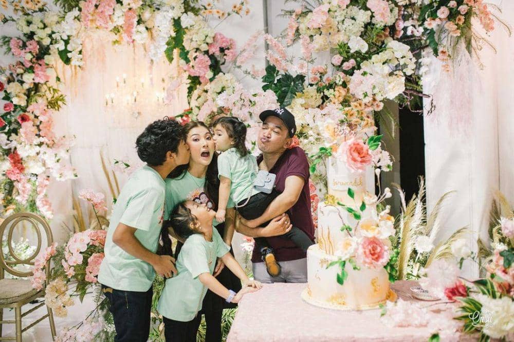 kejutan ulang tahun Sarwendah (youtube.com/the onsu family)