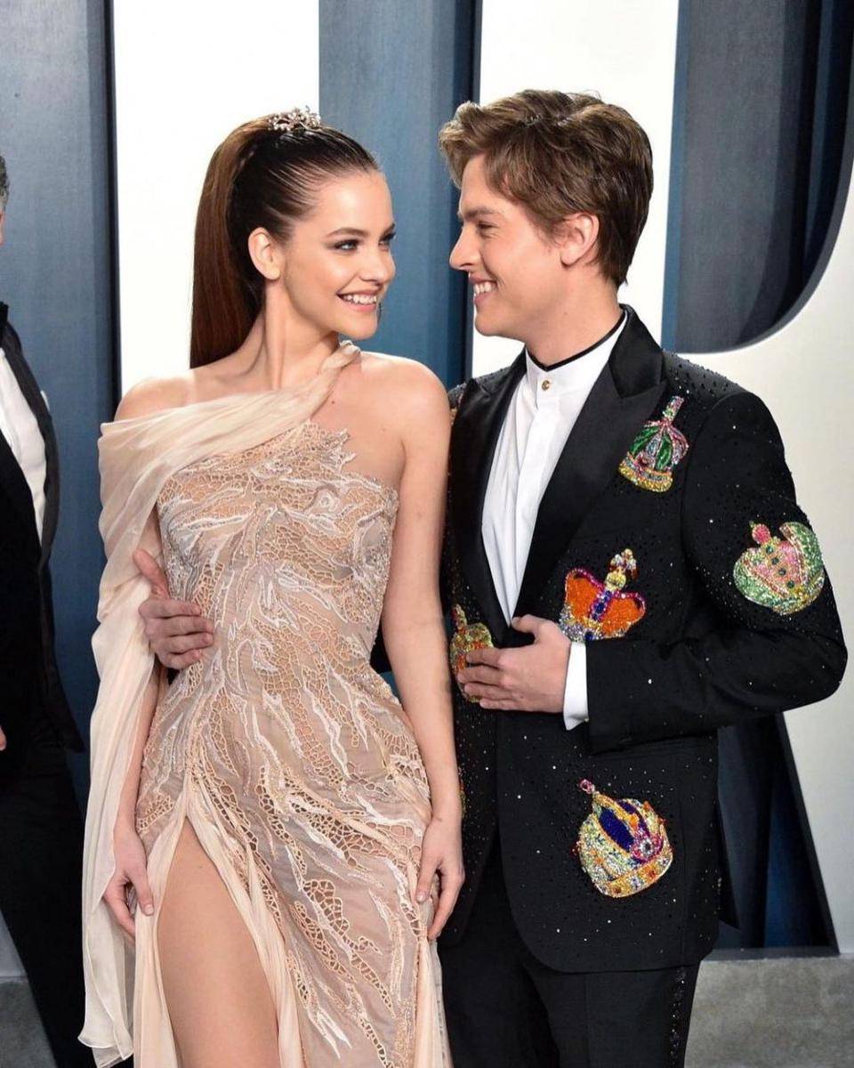 potret Barbara Palvin dan Dylan Sprouse di red carpet (instagram.com/realbarbarapalvin)