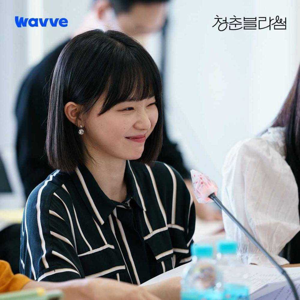Oh Yoo Jin di pembacaan naskah KDrama Season of Blossom (instagram.com/wavve.official)