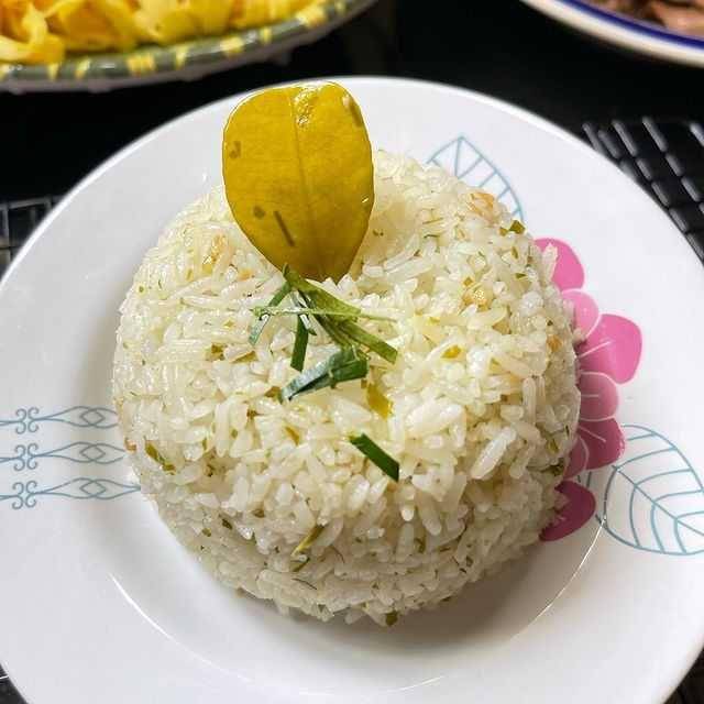 nasi daun jeruk (instagram.com/nanilim.777)