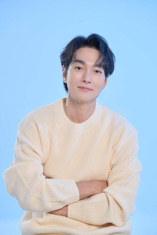 Lee Kyu Han (creamatemedia.com)