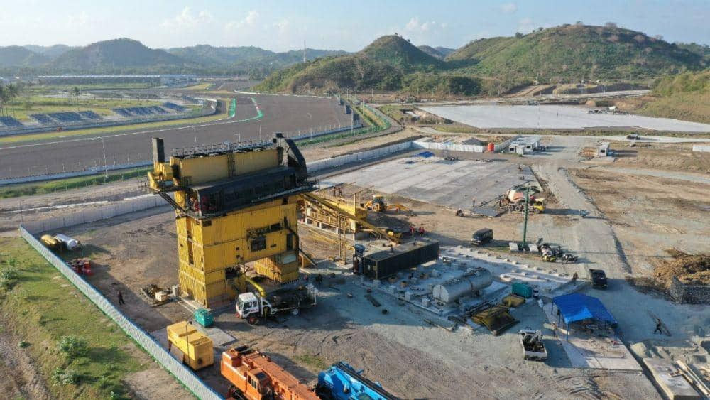 Pekerjaan track improvement Sirkuit Mandalika. (dok. ITDC)
