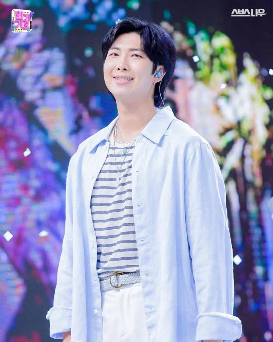 outfit smart kasual ala Namjoon BTS (instagram.com/kim_namjoon_s)