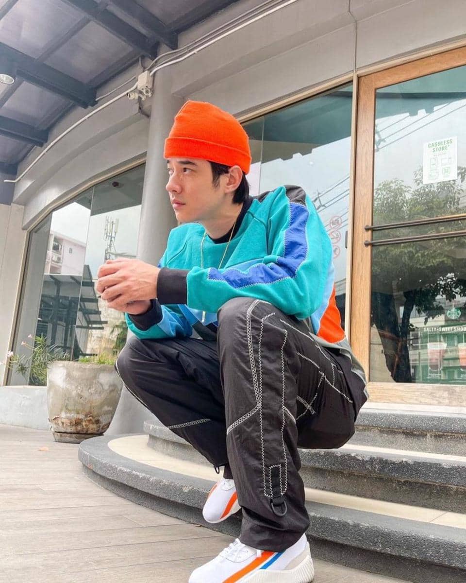 OOTD kasual ala Mario Maurer (instagram.com/mario_mm38)