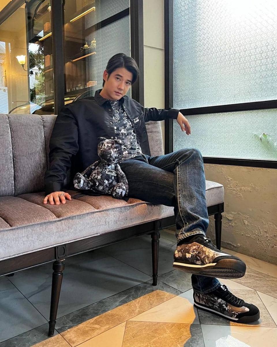 OOTD kasual ala Mario Maurer (instagram.com/mario_mm38)